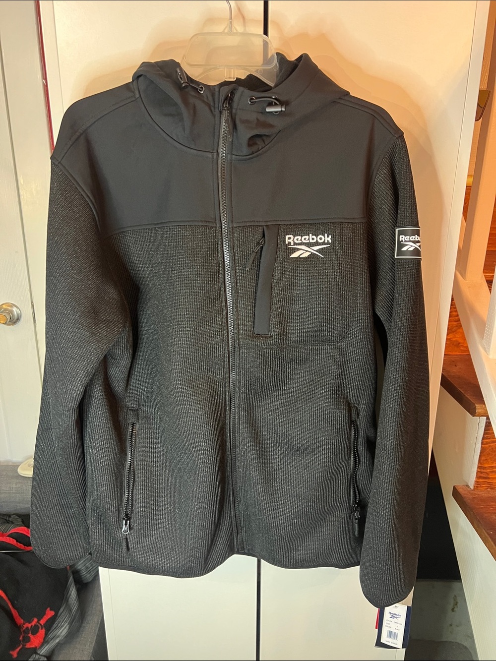 Reebok jacket nwt men’s size large.